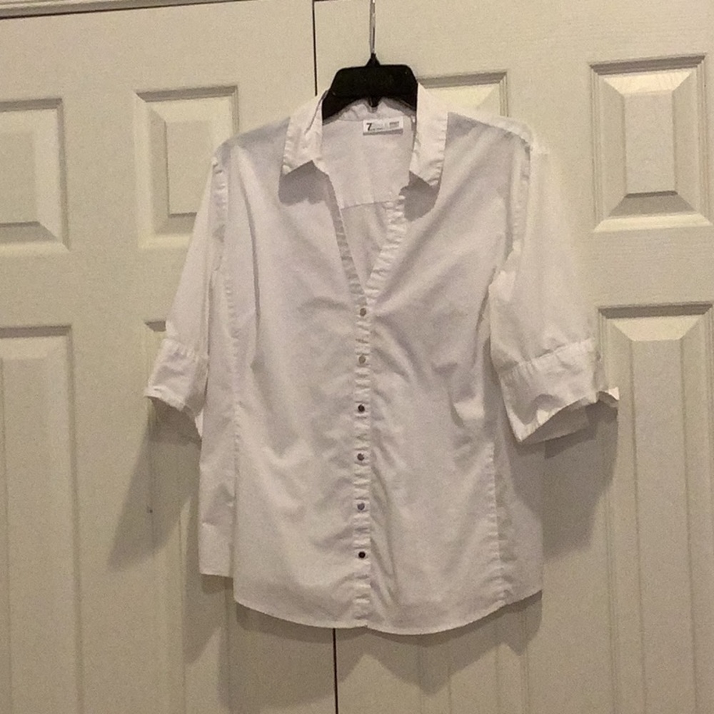 NY&C white snap up shirt, silver snaps, short sleeved